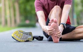 Fascite Plantar em Atletas: Desafios e Soluções