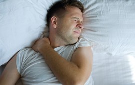 Ombro Dolorido ao Dormir: Causas Comuns e Como Aliviar